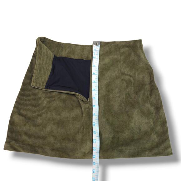 Halara High Waisted 2 in 1 Corduroy A Line Mini Skort Icy Bamboo Green XS NWT - Picture 8 of 10
